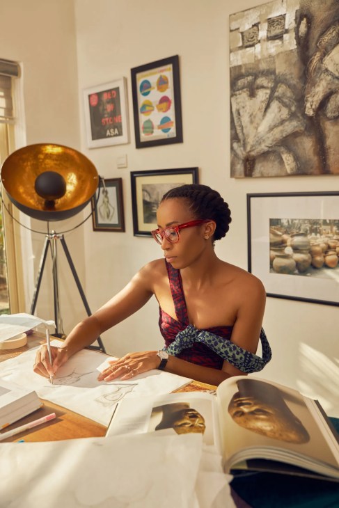 Tosin Oshinowo