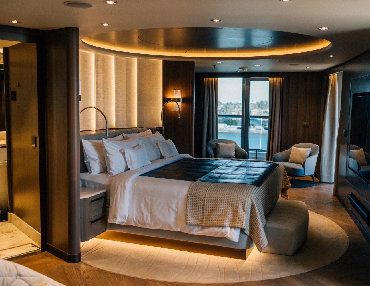 Bedroom on Explora I