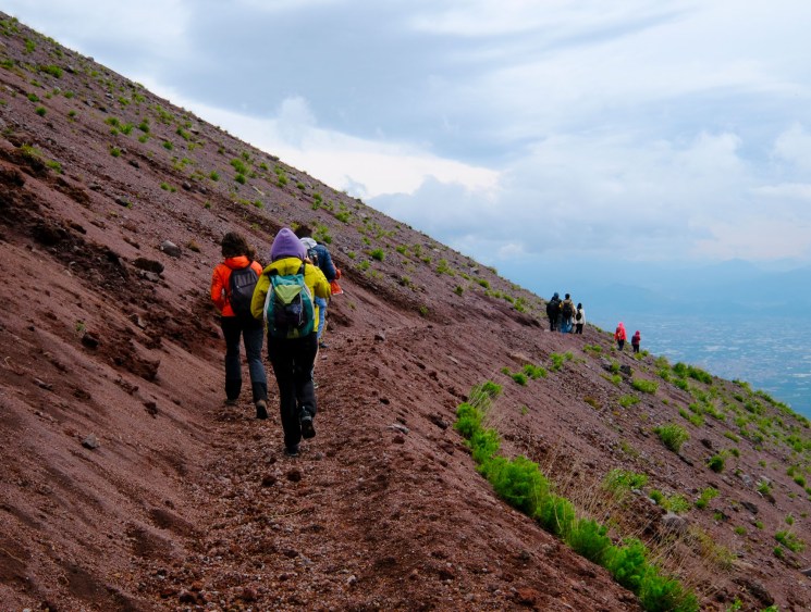 Vesuvius and beyond: Naples leads the way in volcanology education