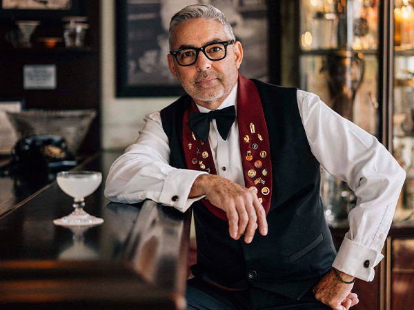 A portrait of Julio Cabrera.