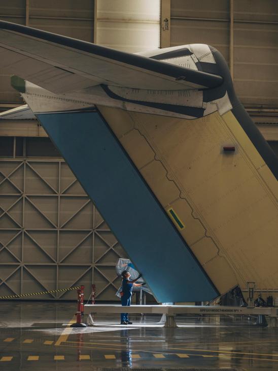 Inspecting the tail of an A400M