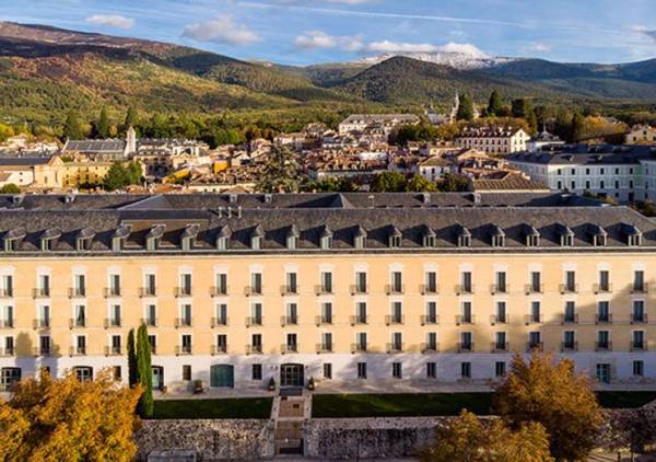 Paradores: Wonders from Another World