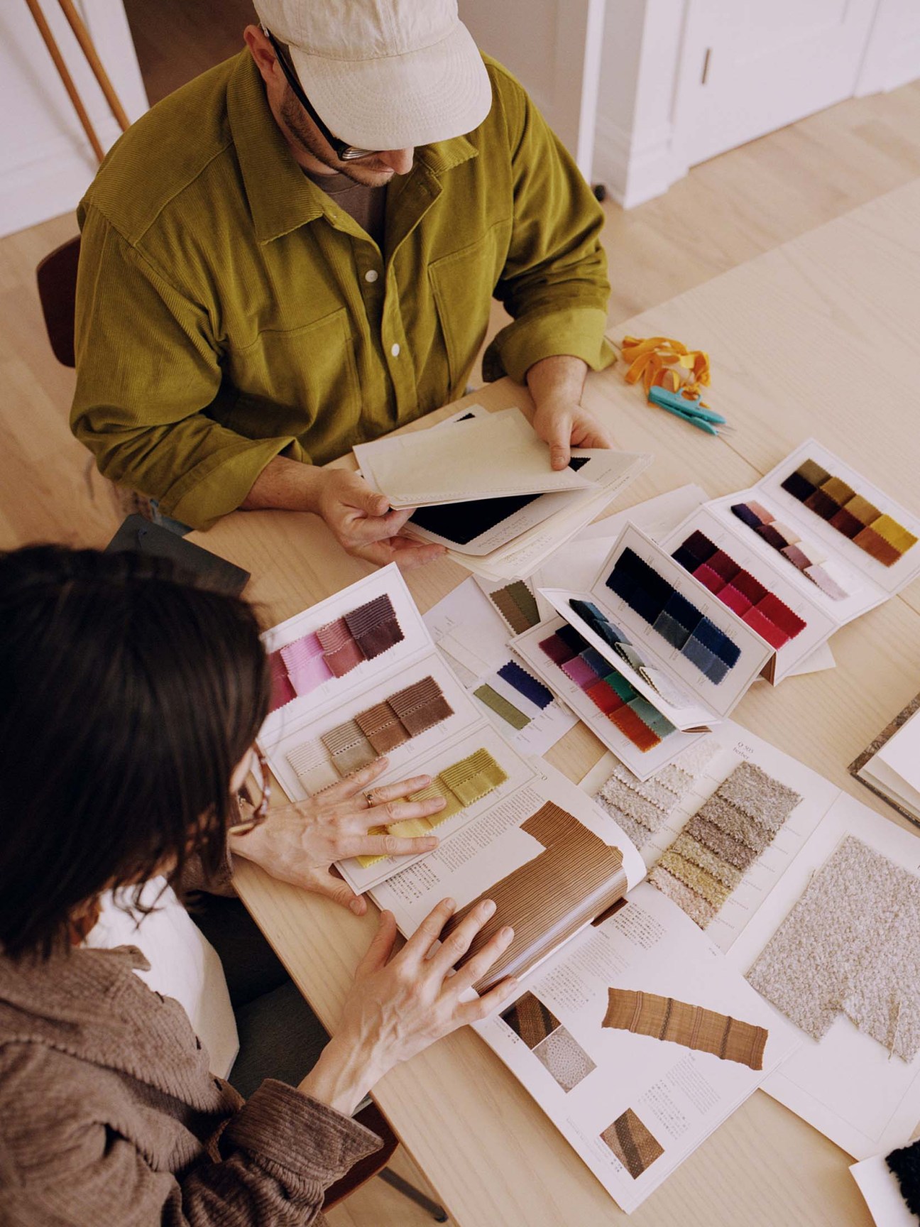 People choosing colour palette