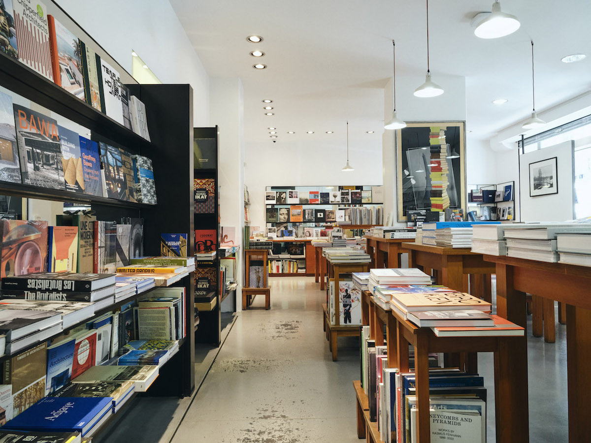 7L bookshop Paris