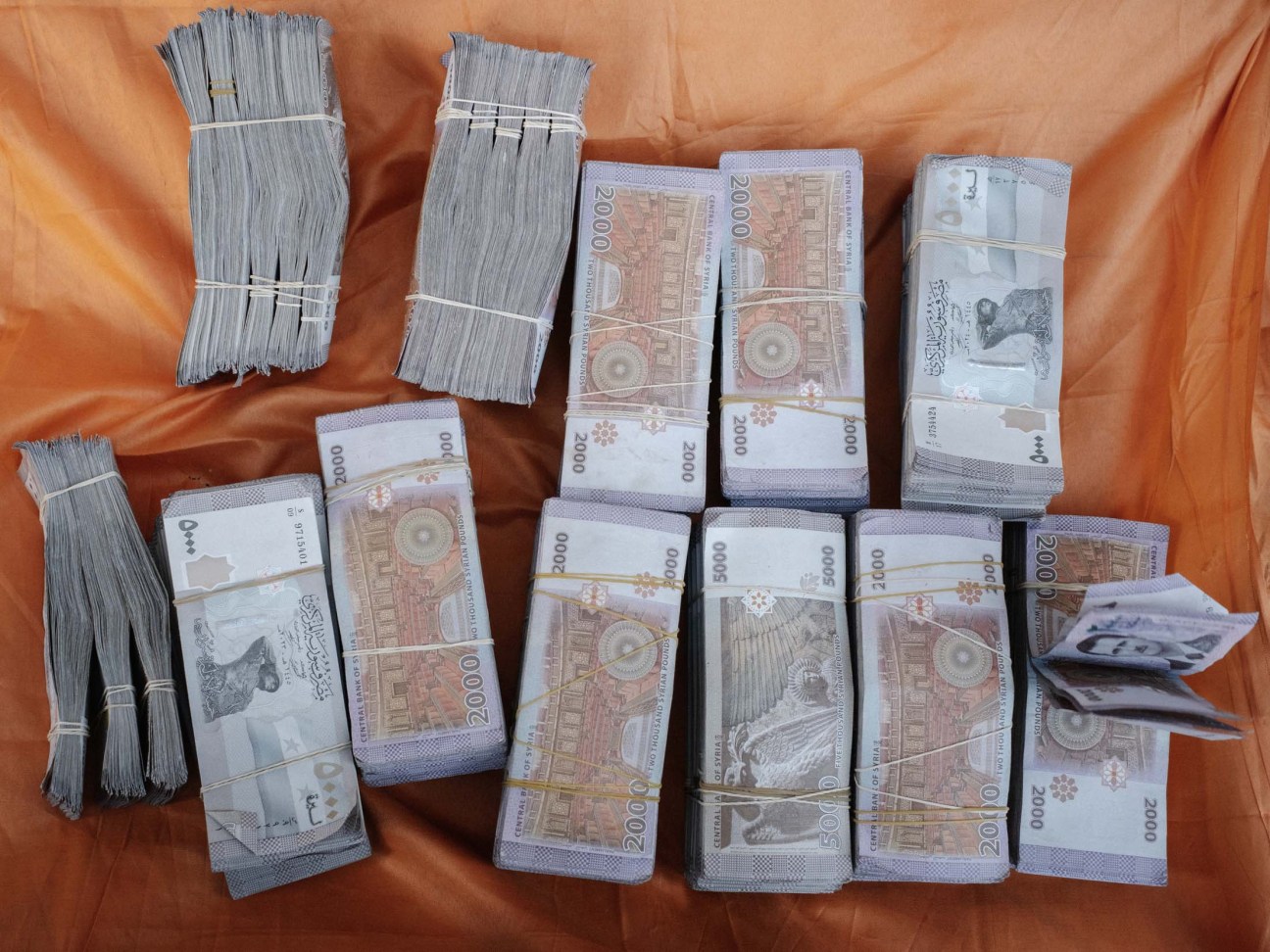  An exchange of Syrian pounds in DamascusÂ