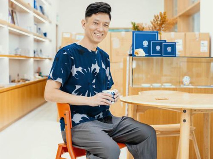 A portrait of Hans Tan.