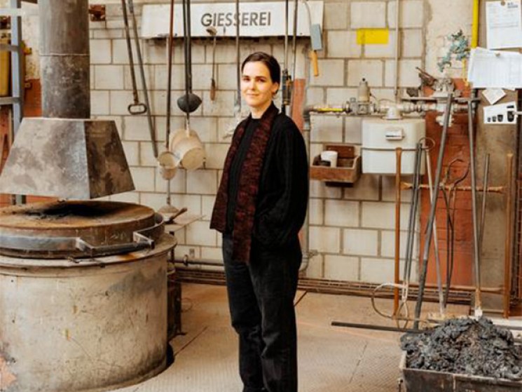 A portrait of Rahel Sarasin.