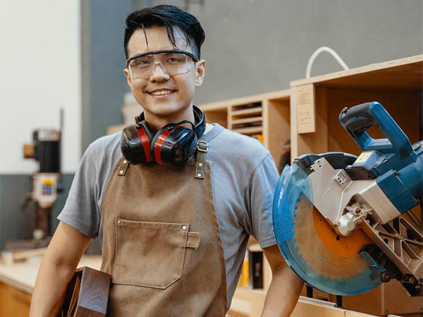 A portrait of Morgan Yeo.