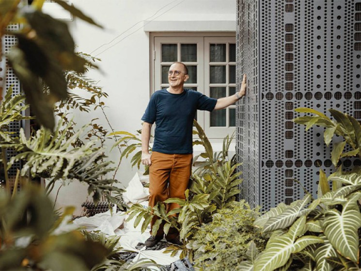 A portrait of Richard Hassell.