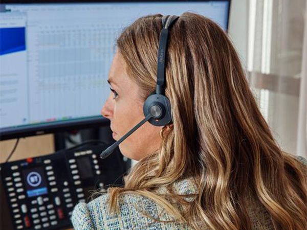 A portrait of Dr Laura Sutcliffe.