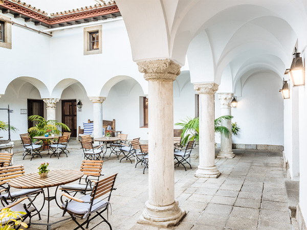 From botanical gardens to Roman grandeur