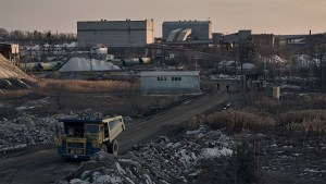 US-Ukraine minerals deal and France’s screen-ban proposal