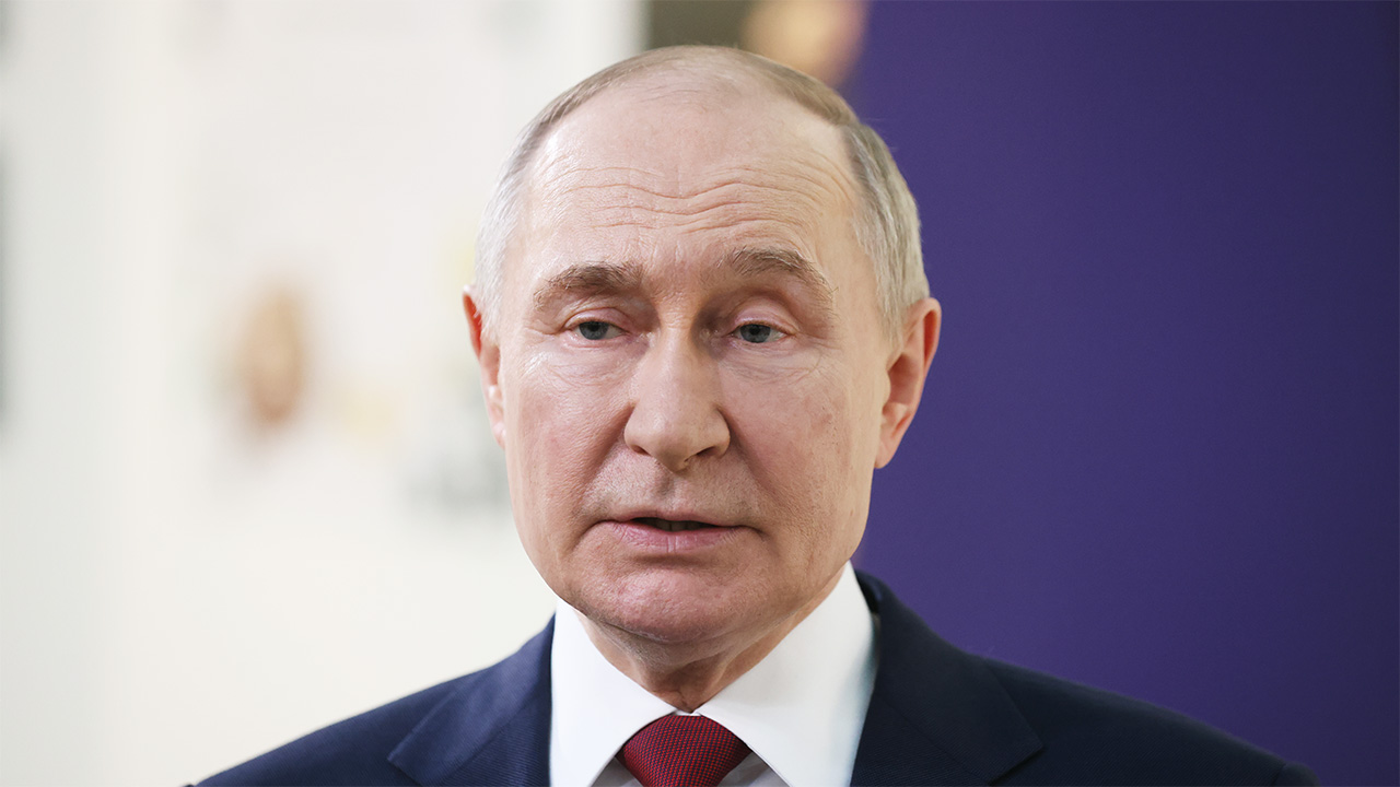 EU and UK slap more sanctions on Russia
