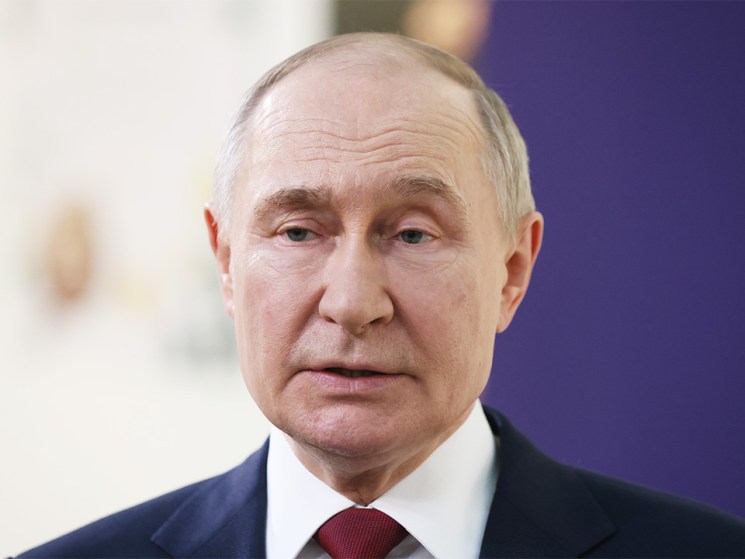 EU and UK slap more sanctions on Russia
