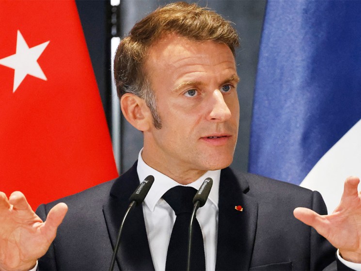 Macron warns Israel of sanctions 