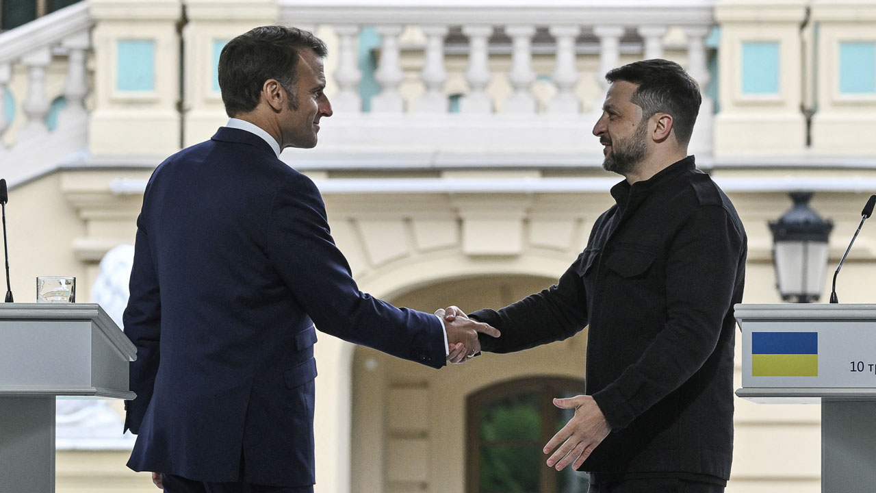 Live from Paris: Macron’s special relationship with Zelensky 