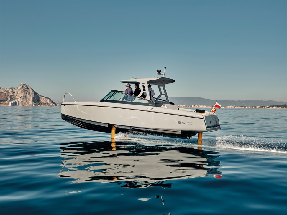 C-8 hydrofoil leisure boat