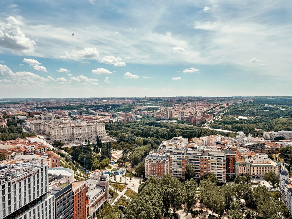 Views of buildings and parks in Madrid