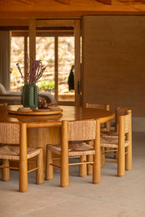 Rustic chairs at Casa O