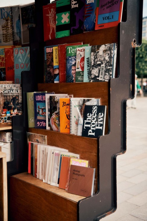 Magazine stand