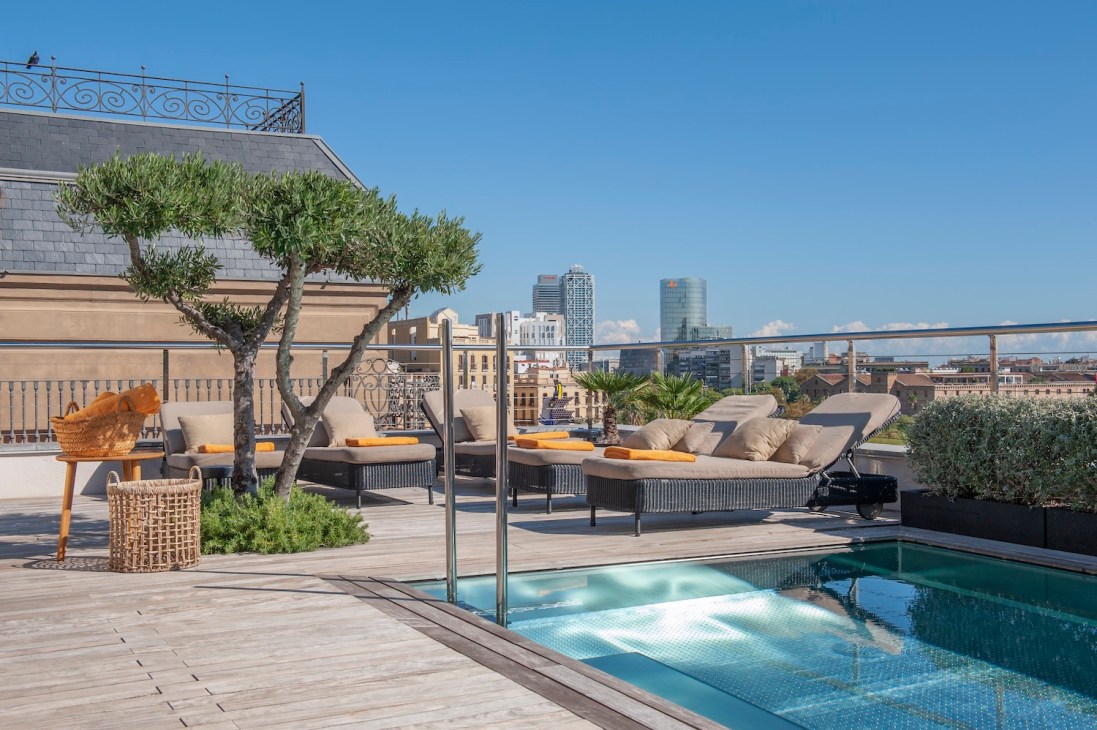 Serras Barcelona hotel rooftop pool