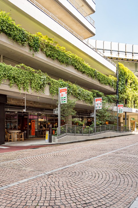 Tamagawa Takashimaya Shopping Center promenade