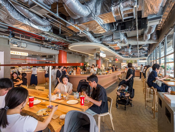 Grabbing a table at food court P – the new cafeteria offering global fare in Futako-Tamagawa
