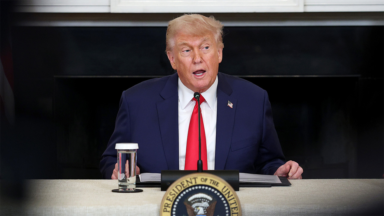 How does Trump decide which countries get trade deals and which get tariffs?