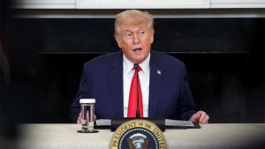 How does Trump decide which countries get trade deals and which get tariffs?