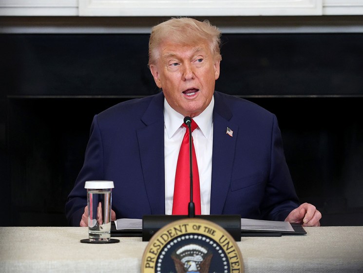 How does Trump decide which countries get trade deals and which get tariffs?