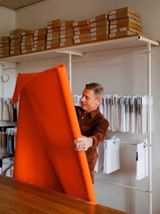Visiting the Zurich office of Ventile. Venitle was created to save the lives of Air Force personnel flying over the Atlantic in wartime England. The unique weatherproof qualities of the fabric ensured that it was also widely championed by outdoor enthusiasts and adventurers alike. After years of commitment to innovation, performance and protection from the elements, Ventile continues to work with various air forces, as well as some of the most prestigious lifestyle and outdoor brands.