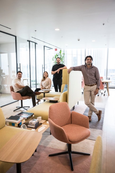 Antonio Pérez Vázquez (on far
left) at the Perkins
&Will office