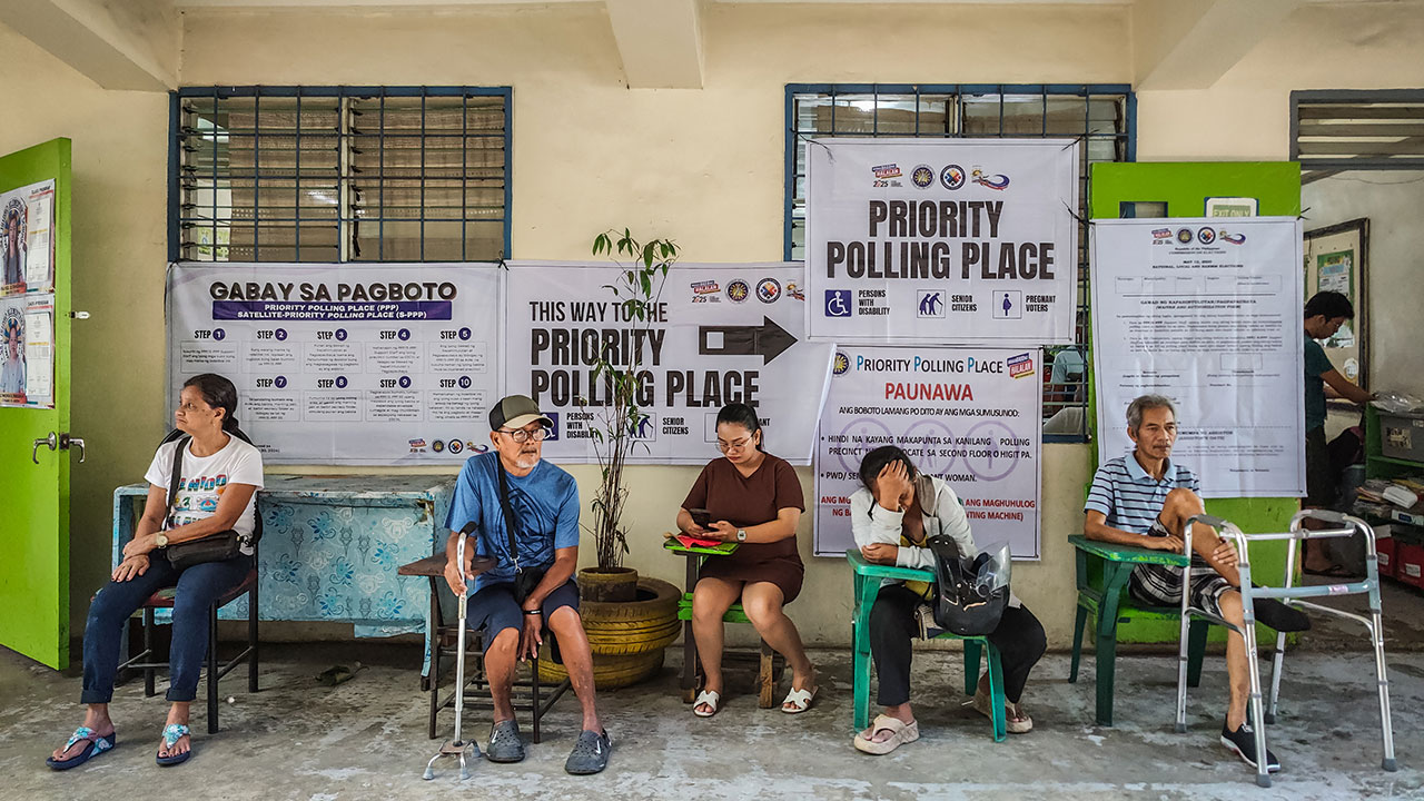 Dynastic democracies