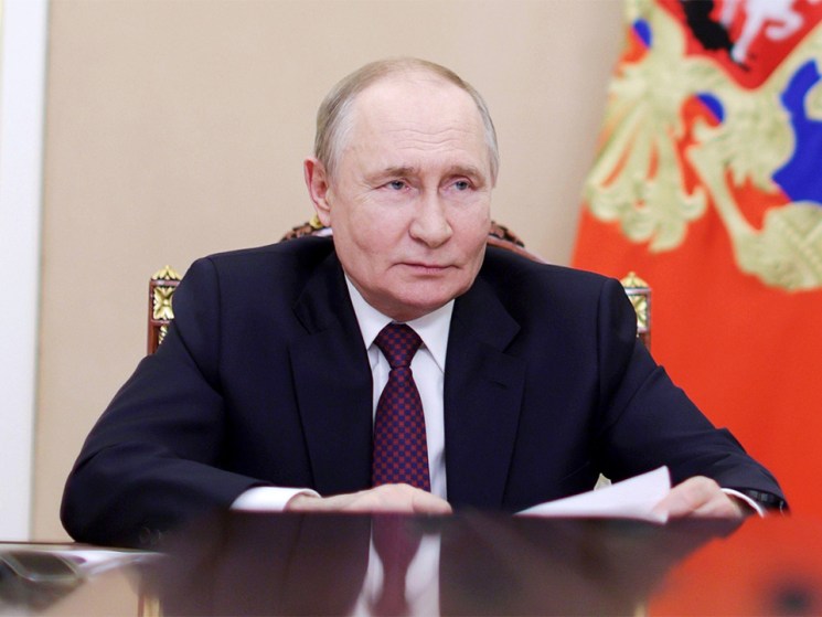 Emmanuel Macron speaks with Vladimir Putin: should other European leaders follow suit?