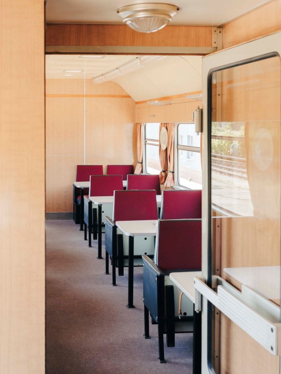 View into the dining car of the SVT Görlitz train