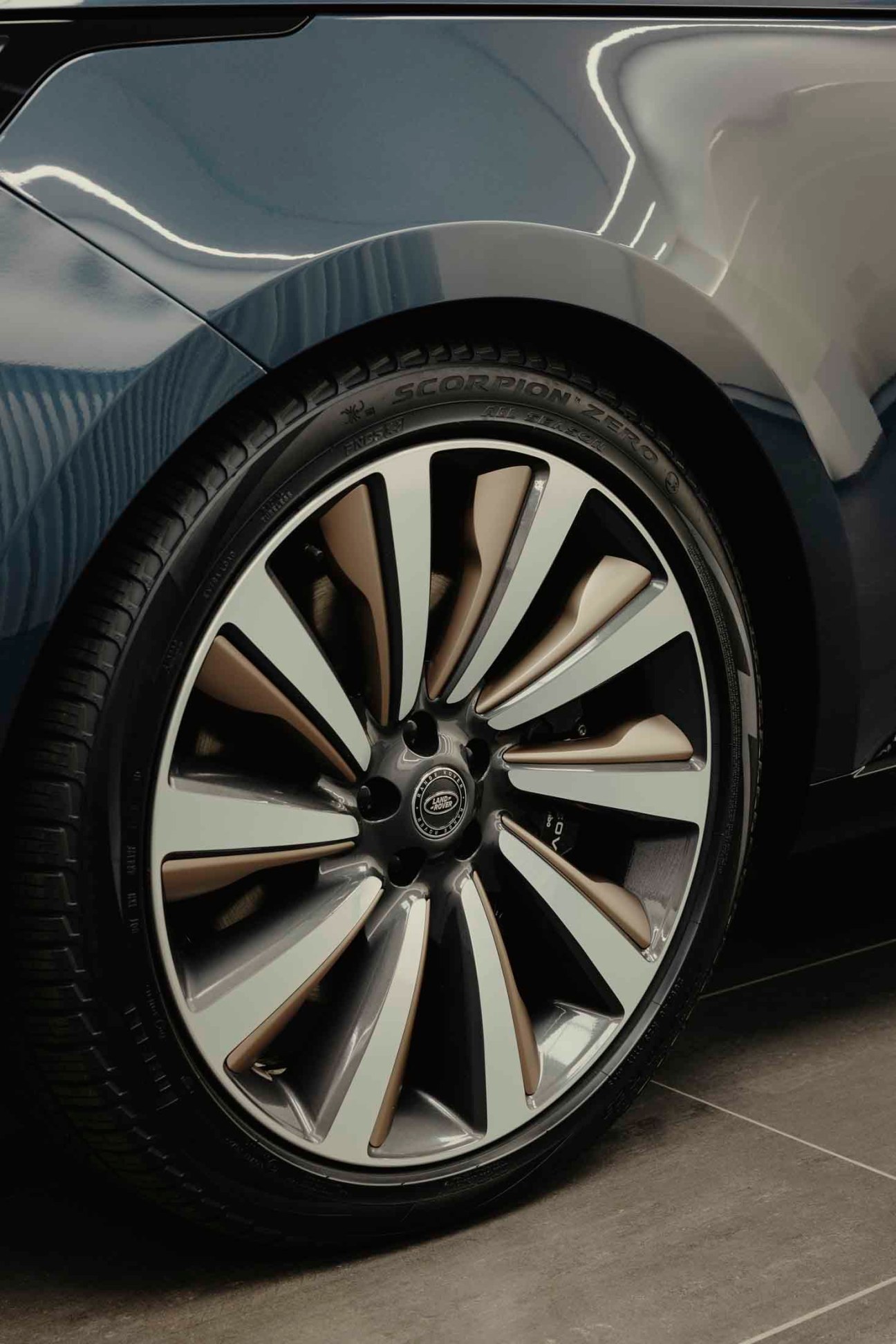 Range-Rover-wheel-panel