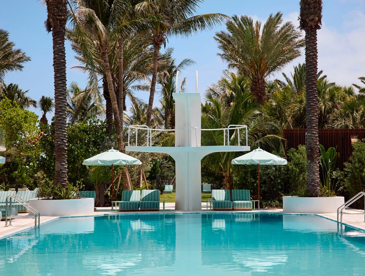 Shelborne, swimming pool