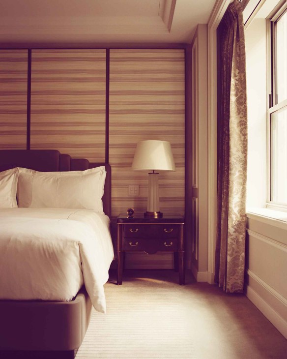 Waldorf Astoria, guest room