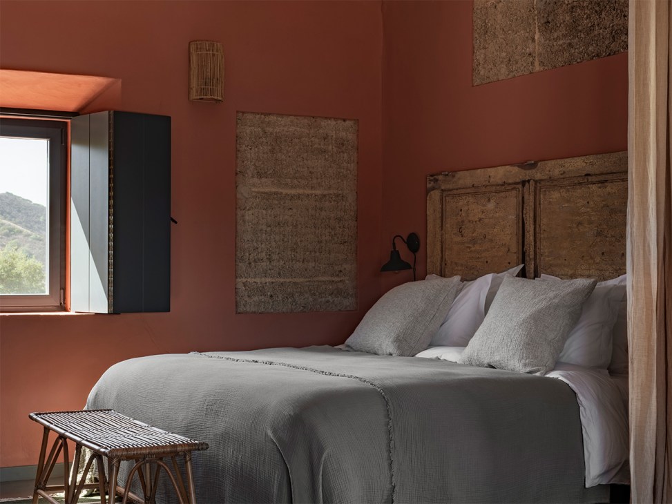 A bedroom at Vale Palheiro Earth Resort