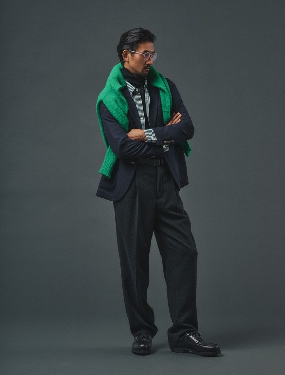 Male model in jumper by Aspesi, jacket by
Circolo 1901, shirt by Altea, rollneck
jumper by Uniqlo, trousers by Kaptain
Sunshine, shoes by JM Weston, glasses
by Lindberg, belt by Hermès