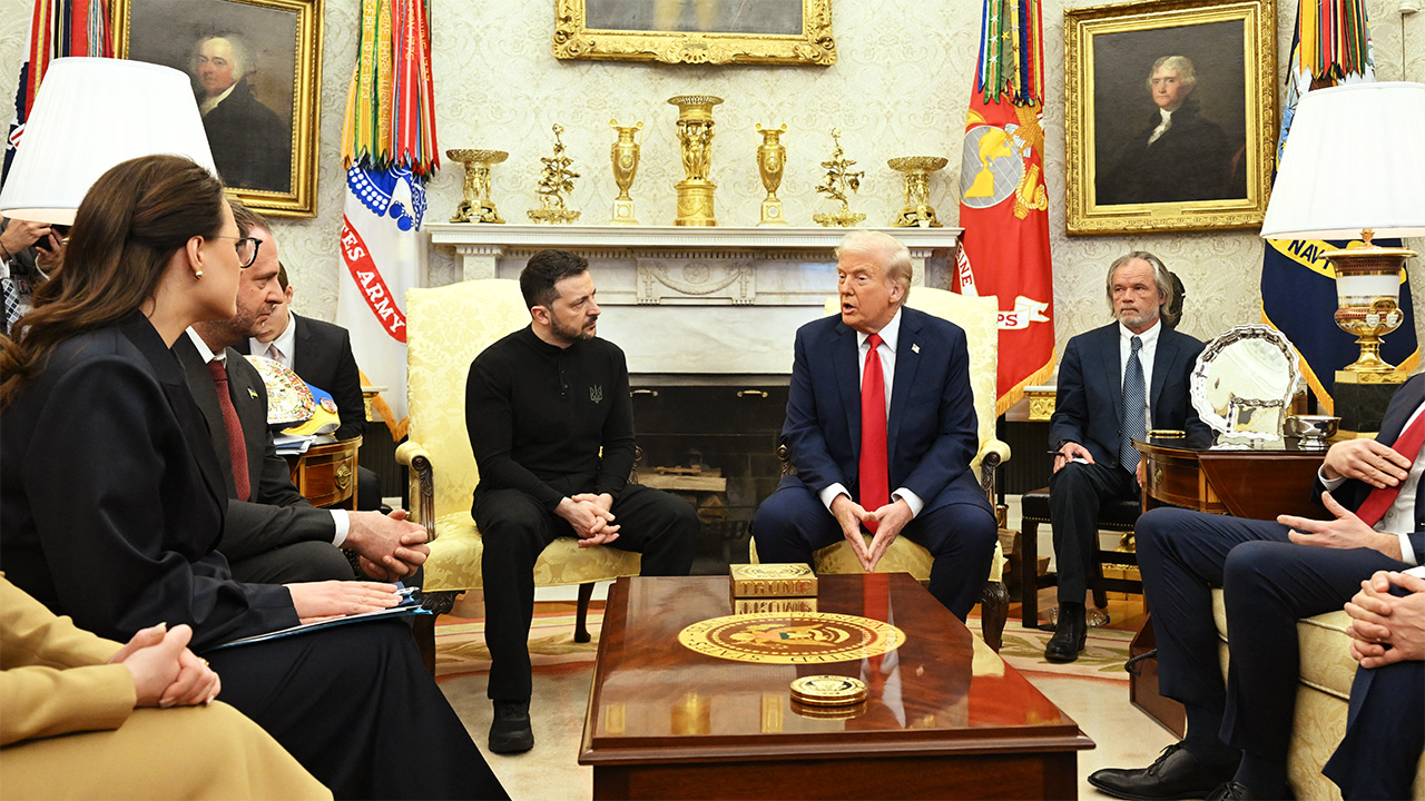 US President Donald Trump and Ukraine's President Volodymyr Zelensky meet in the Oval Office of the White House