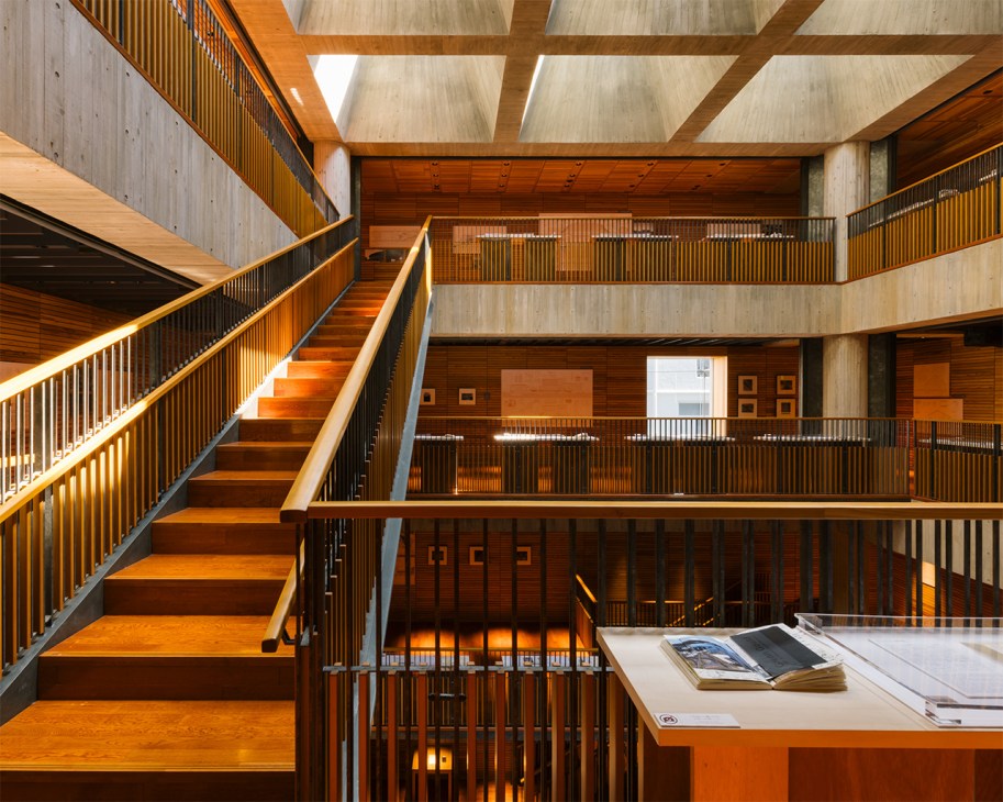 Staircases inside Kioi Seido