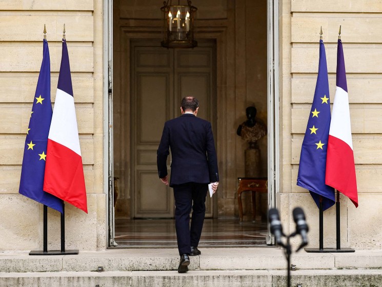 TOPSHOT - Outgoing French Prime Minister Sebastien Lecornu, who submitted his government's resignation to the French President this morning, leaves after delivering a statement at the Hotel Matignon in Paris, on October 6, 2025. France's President Emmanuel Macron on October 6, 2025 accepted Prime Minister Sebastien Lecornu's resignation, the presidency said, plunging the European nation further into political deadlock. Macron named Lecornu last month to the post, but the largely unchanged cabinet lineup he unveiled late October 5, 2025 was met with fierce criticism across the political spectrum. (Photo by Stephane Mahe / POOL / AFP) (Photo by STEPHANE MAHE/POOL/AFP via Getty Images)