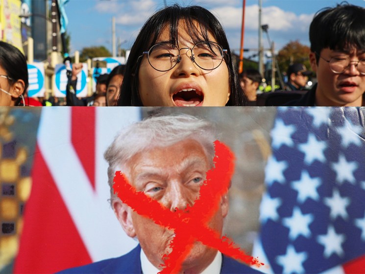 Trump and Xi meet in Seoul and raids in Rio de Janeiro