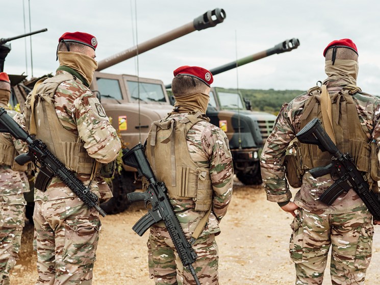 Is France sending troops to Ukraine?