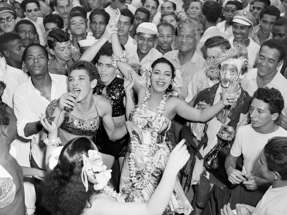 Black and white image of Brazilians enjoying themselves