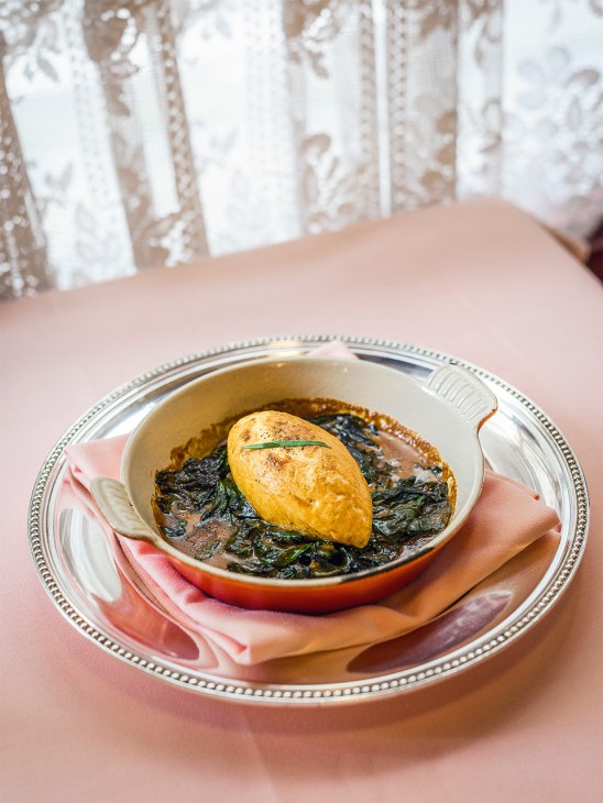 La Poule au Pot's Quenelle de bar baignee d’une sauce 