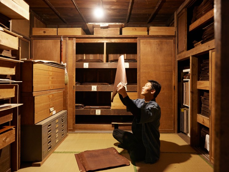 Material inspection at Hirose Dyeworks