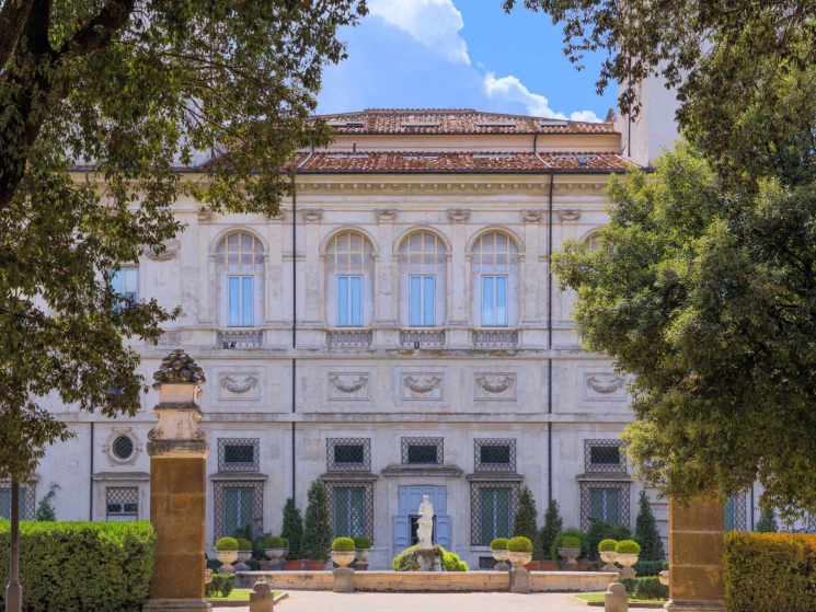 Villa Borghese is the most popular park in Rome. The Villa Borghese Gardens are located on the Pincian Hill and cover an area of 80 hectares and were developed in 1606 by Cardinal Scipione Borghese. In the same period, the Cardinal commissioned the building of the Villa Borghese Pinciana to the architect Flaminio Ponzio; today this elegant building houses the Galleria Borghese, The gardens were completely redesigned in the naturalistic English style in XIX century and became a public park in 1903.