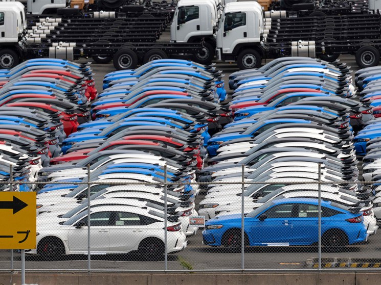 Venezuela prepares for a US attack and tariffs slam the brakes on Japanese carmakers